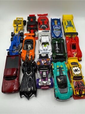 Lot of 15 Hot Wheels Toy Cars - Diecast & Plastic Assortment Lot